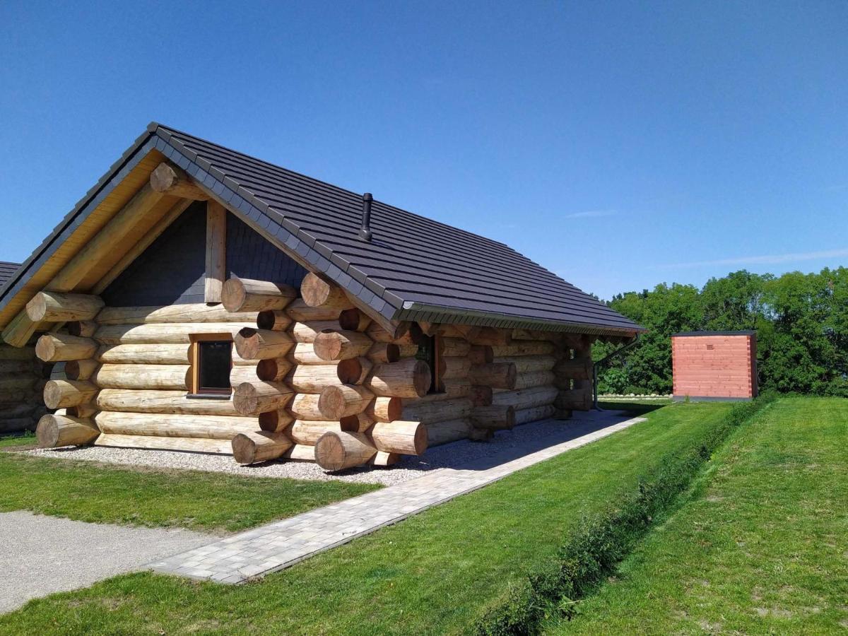 Naturstammhaus Tollensesee Groß Nemerow